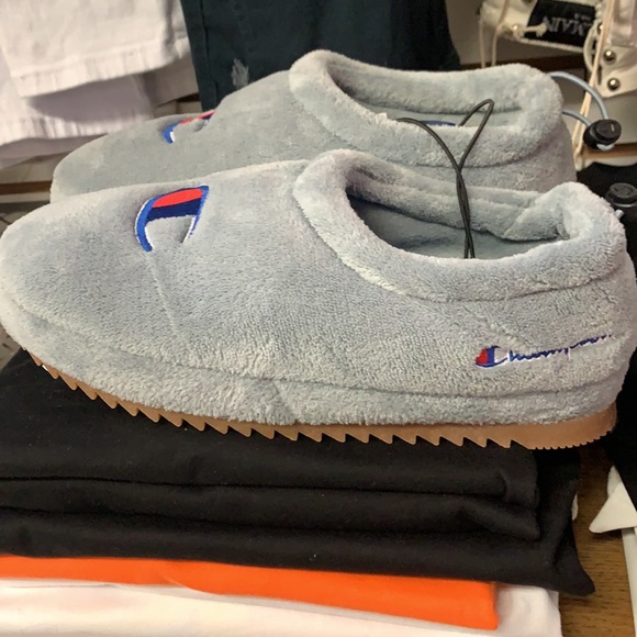 These brand new slip on are great and comfortable and pull string in the back - Picture 3 of 5